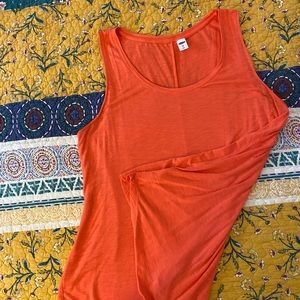 Women’s flowy tank